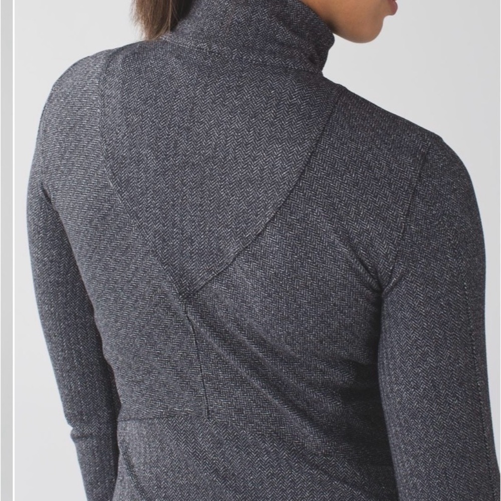 Lululemon Athletica Gray 1/2 Zip Top - Picture 4 of 9